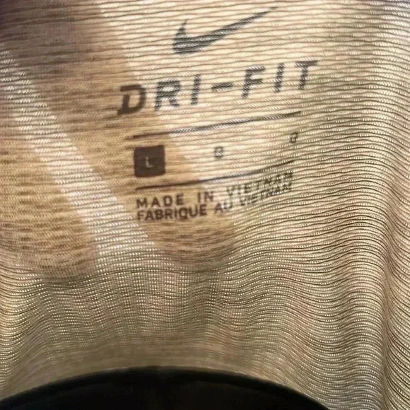 Nike Cropped Athletic Tee-Sz L - Picture 4 of 4